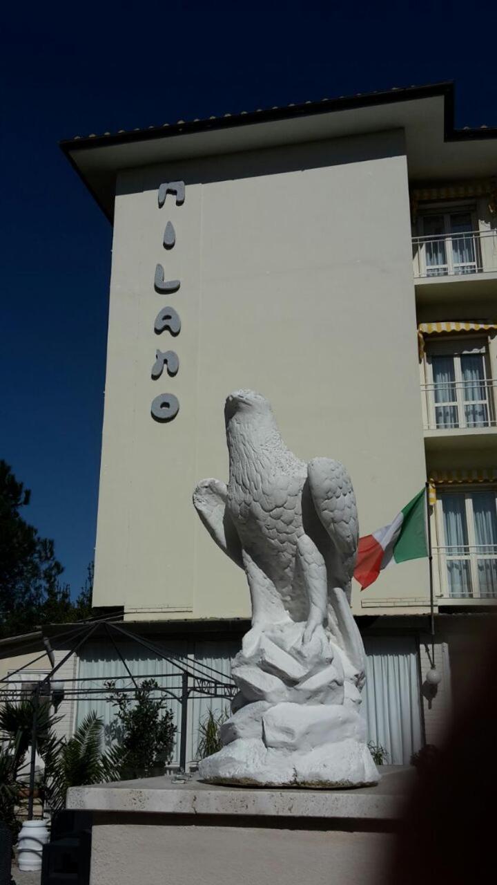 Milano Hotel Marina di Pietrasanta Exterior photo