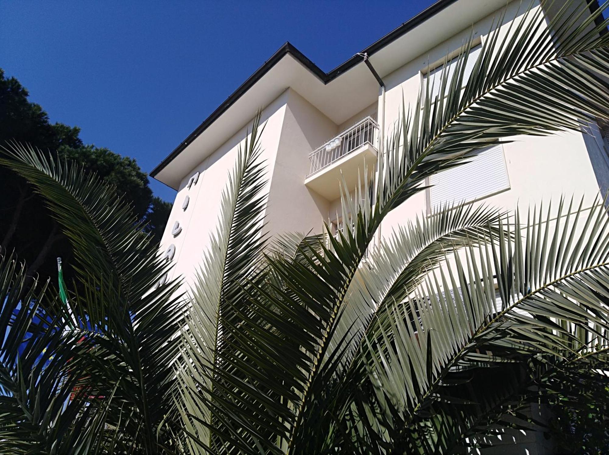 Milano Hotel Marina di Pietrasanta Exterior photo