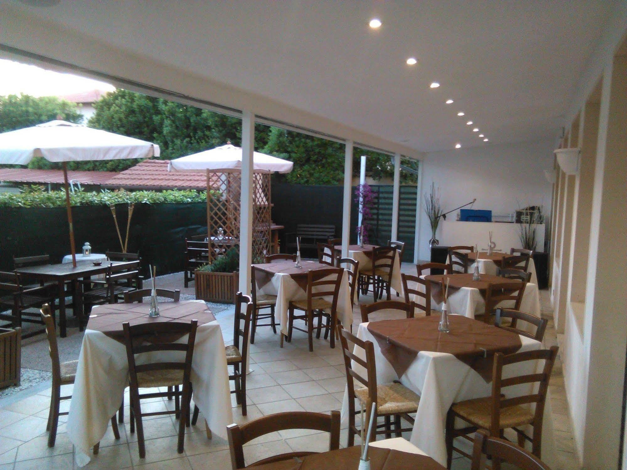 Milano Hotel Marina di Pietrasanta Exterior photo